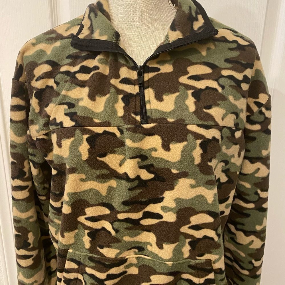 No Boundaries camo sweater - Picture 2 of 7
